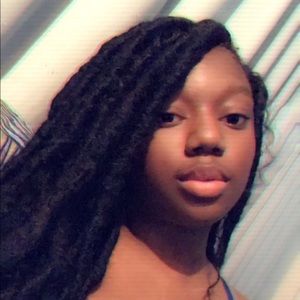 Meet your Posher, Latoya